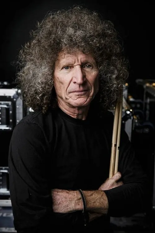 Tommy Aldridge interpretando a 