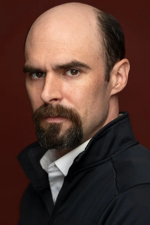 Brian d'Arcy James ha trabajado con Tommy Buck en 2 ocasiones