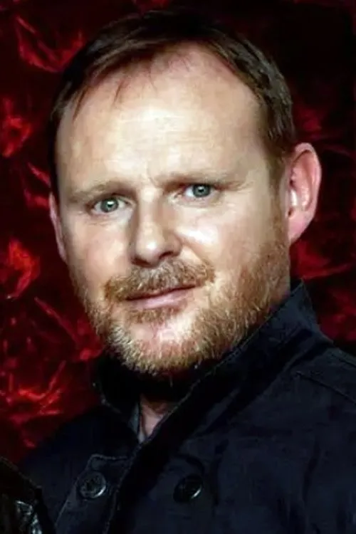 Tommy Cunningham interpretando a Self