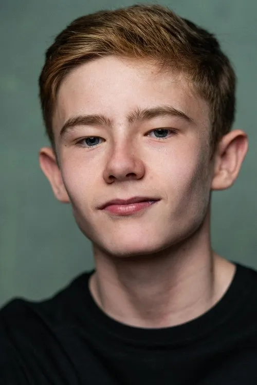 Tommy Finnegan interpretando a Sam