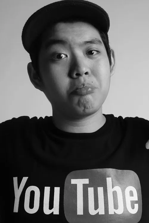 Tommy Limmm interpretando a Lim