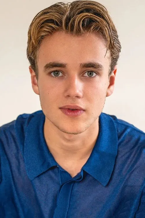 Tommy van Lent interpretando a Milan