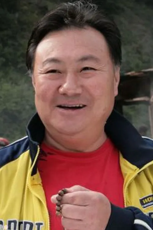 Tong Xiaohu interpretando a Gong Huaiyuan