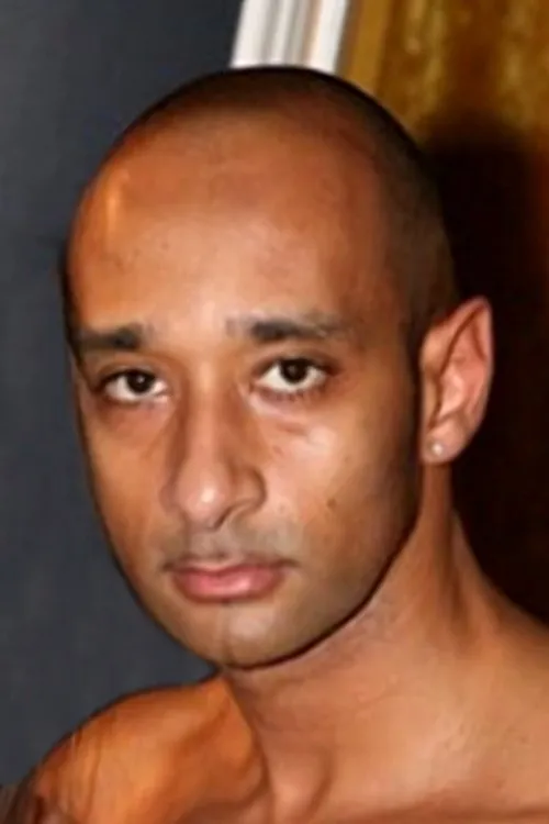 Tony Brooklyn interpretando a 