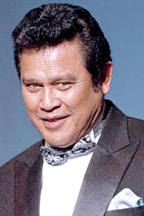 Tony Castello interpretando a Sazali (kanak-kanak)