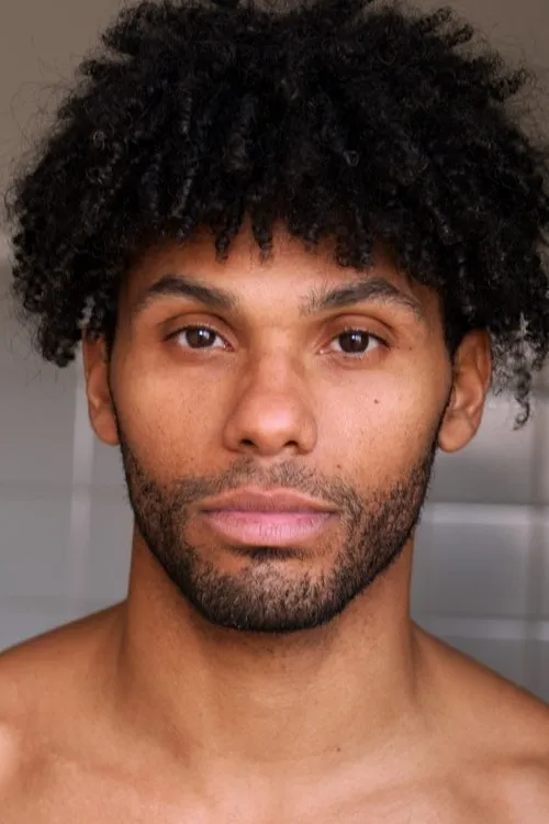 Tony Genius interpretando a 