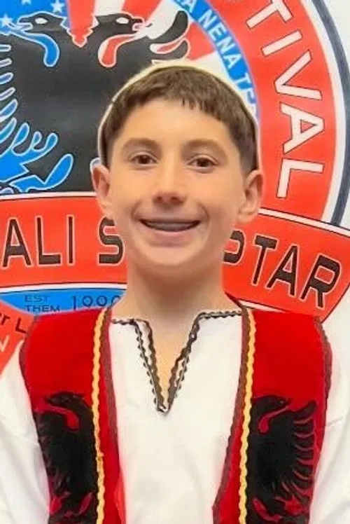 Perri Lauren ha trabajado con Tony Hutaj en 1 ocasiones