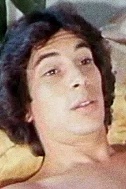 Larry ha trabajado con Tony Lewis en 1 ocasiones