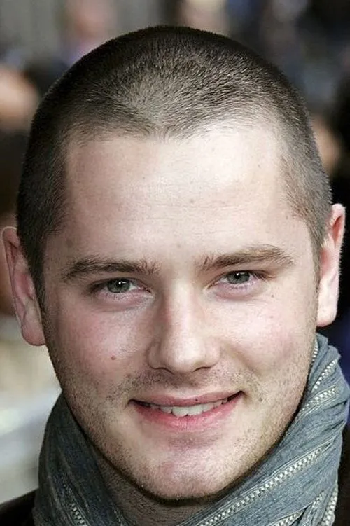 Spike Dawbarn ha trabajado con Tony Lundon en 1 ocasiones