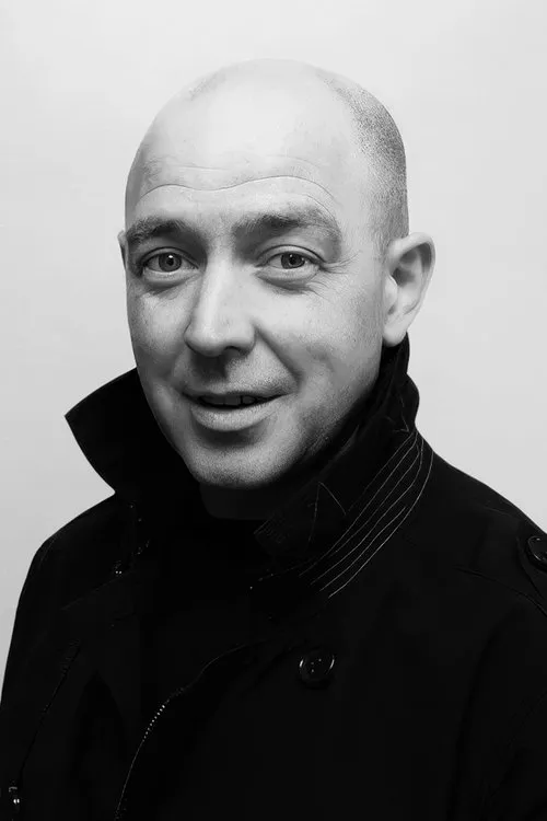 Steve Mackey ha trabajado con Tony McCarroll en 2 ocasiones