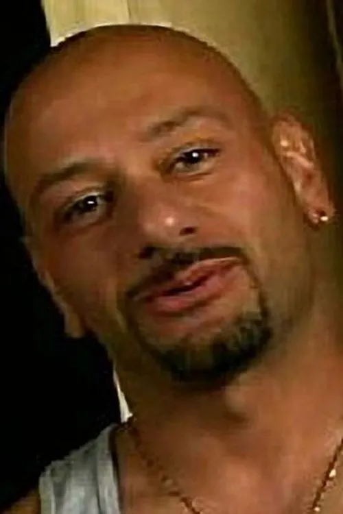 Tony Michaels interpretando a 