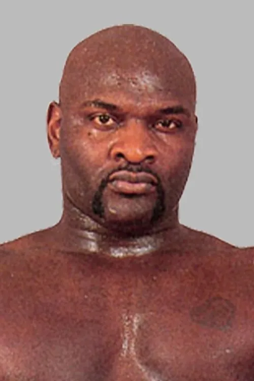 Tony Norris interpretando a Ahmed Johnson