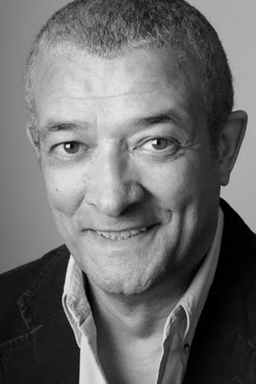 Tony Osoba — personaje: Det. Sgt. Chas Jarvis