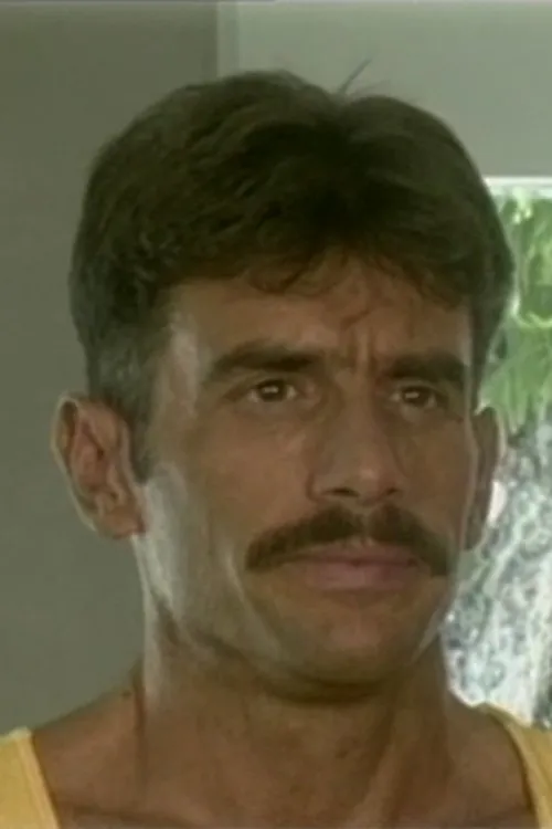 Tony Pacino interpretando a