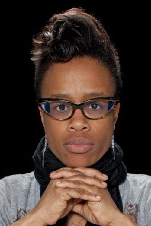 Tonya Graves interpretando a Basement McGee