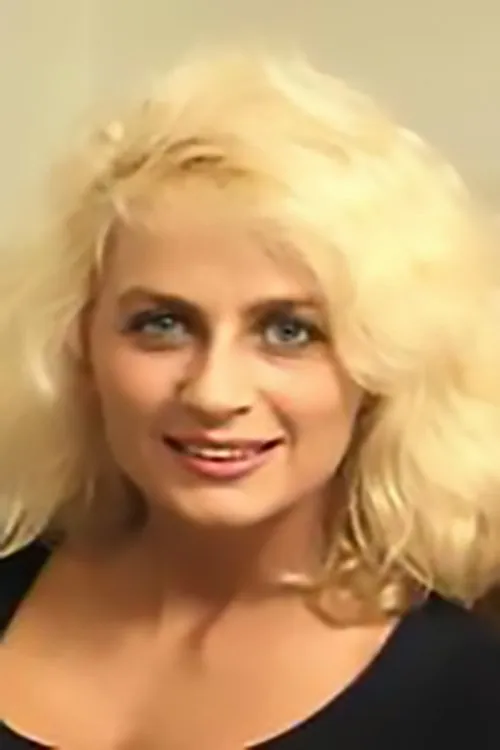 Tonya Hartlay interpretando a