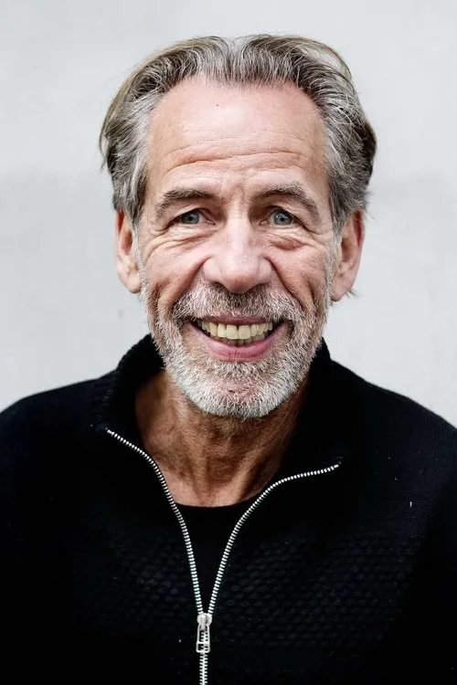 Torben Zeller interpretando a Johnny