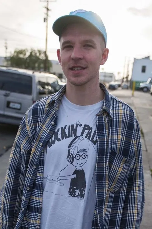 Torey Goodall interpretando a 