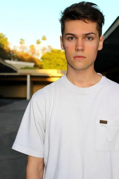 Gabriel Aronson ha trabajado con Torran Kitts en 1 ocasiones