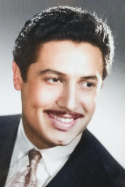 Toygar Belevi interpretando a Hilmi (uncredited)