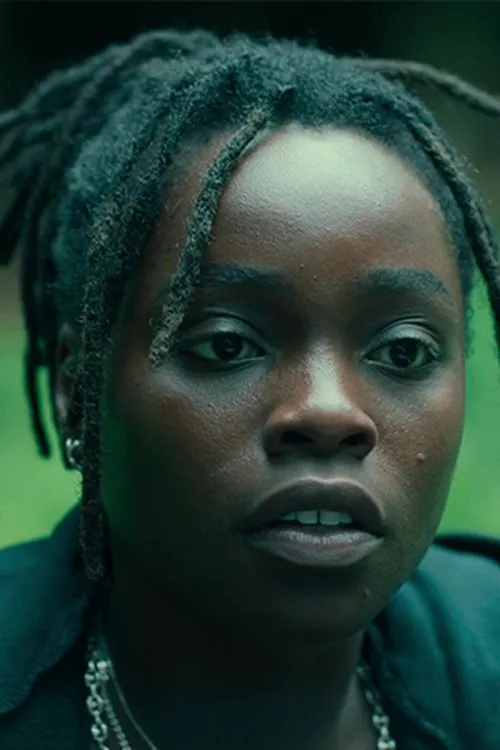 Tracy Gotoas interpretando a Self