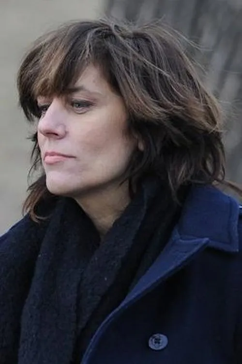 Tracy Wright interpretando a Leslie's Mom