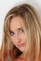 Tracy Zhora en su biografía y filmografía