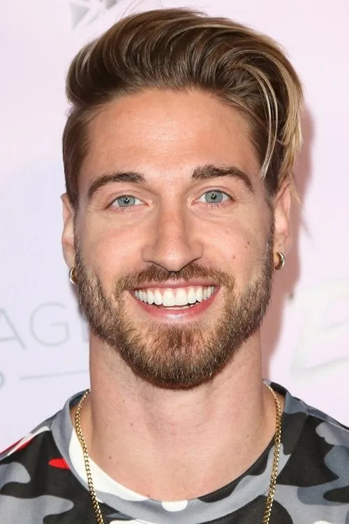 Travis DesLaurier — personaje: Beach Boy