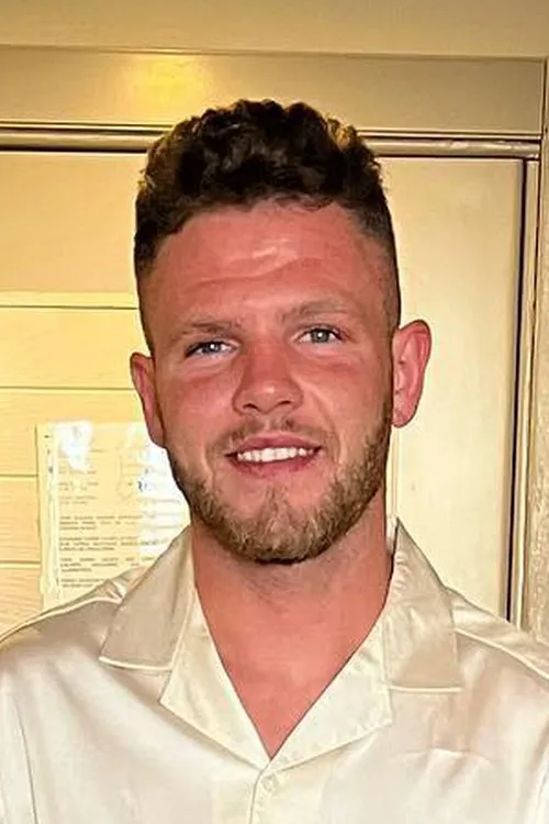 Josh Kelly ha trabajado con Travis Waters en 2 ocasiones