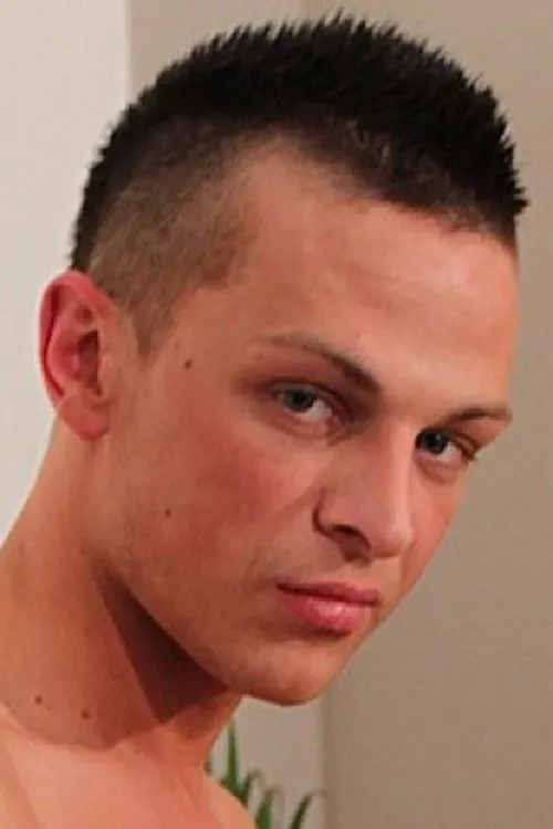 Trey Matthews interpretando a 