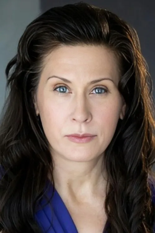 Trina Colon interpretando a Crazy Neighbor