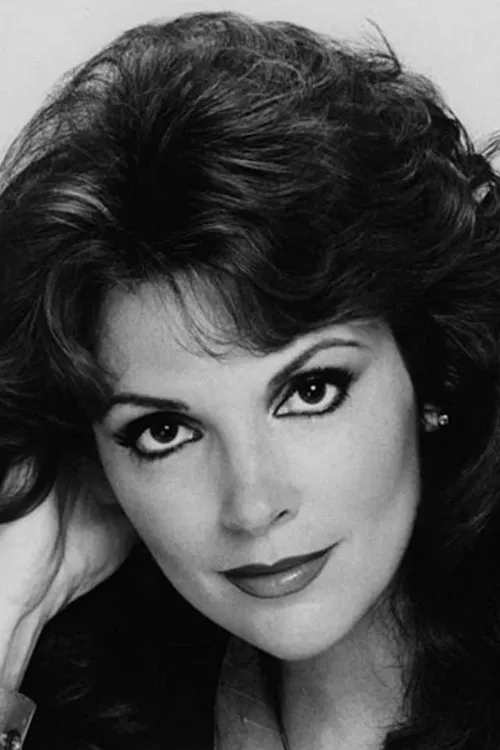 Trisha Noble interpretando a Mistress Phyllis Morley