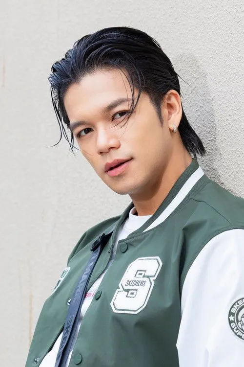 L?u Phuong Anh ha trabajado con Trọng Hiếu Idol en 1 ocasiones