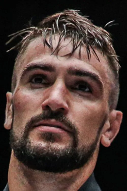 Troy Worthen interpretando a Self