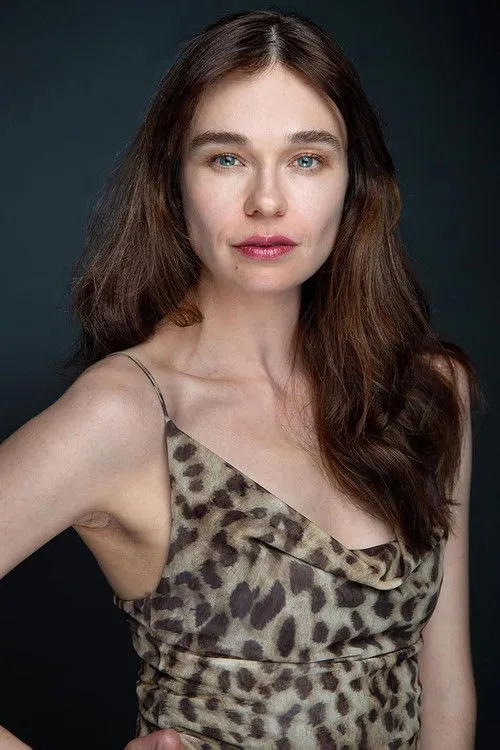 Trudi Ranik interpretando a Cherry