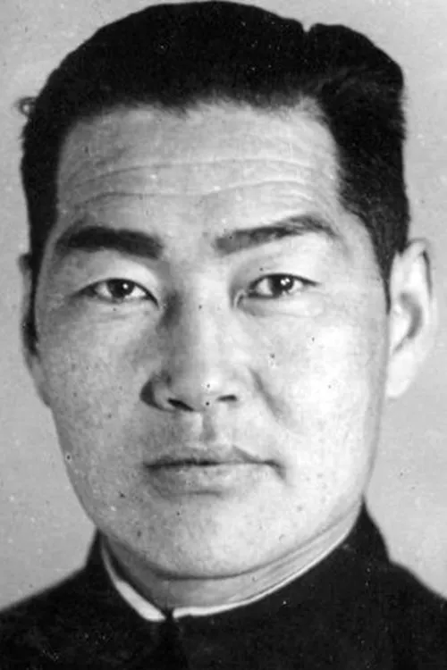 Tserendendev Ayur interpretando a Arslan taij