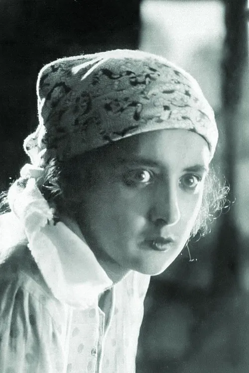 Tsetsilia Tsutsunava interpretando a Melano Samanishvili