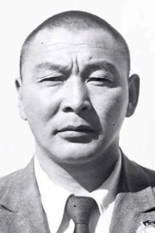 Tseveen Chimid interpretando a Gush khaan