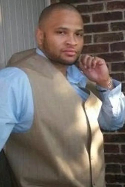 Vee Kumari ha trabajado con Tshombi Basemore en 1 ocasiones