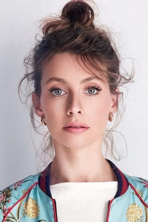 Tuba Ünsal interpretando a Ebru