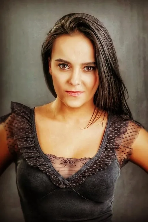 Duru Irmak Apaydin ha trabajado con Tuğba Begde en 1 ocasiones