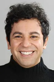 Tuğrul Arsever en su biografía y filmografía