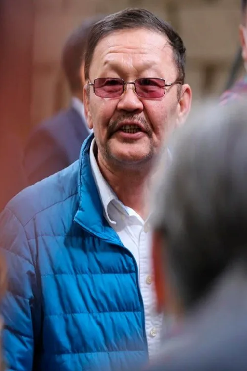 Todgerel Erdenetuya ha trabajado con Tumurbaatar Tsegmid en 1 ocasiones