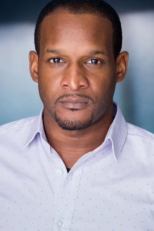 Turell Robins interpretando a Kevin