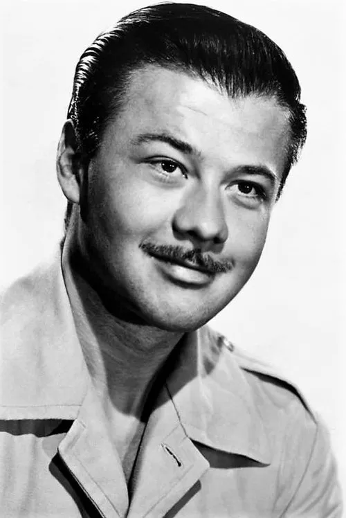 Turhan Bey interpretando a Alexis (archive footage)