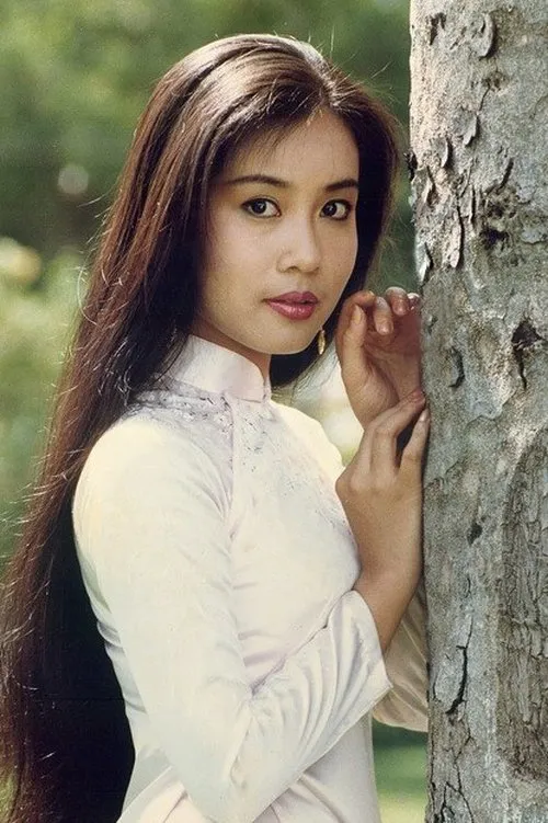 Tr?n Vân ha trabajado con Tuyết Ngân en 1 ocasiones