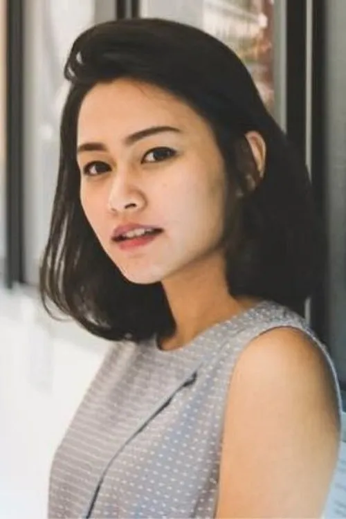 Twindy Rarasati en su biografía y filmografía