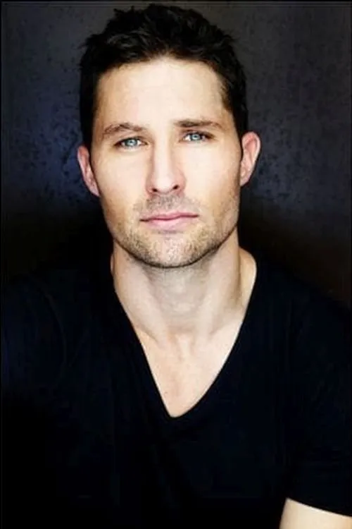 Ty Hungerford interpretando a Archer