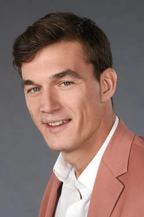 Tyler Cameron — personaje: Self - Host