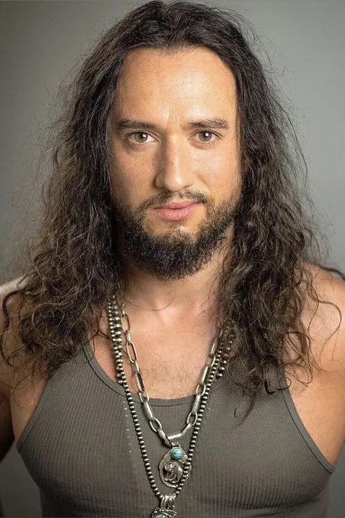 Scarlett Davies ha trabajado con Tyler Gallant en 1 ocasiones
